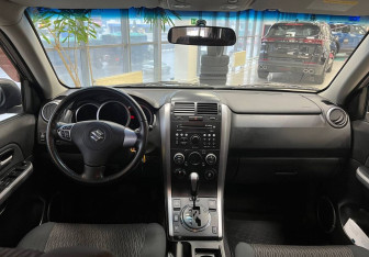 Подержанный автомобиль Suzuki Grand Vitara 2013 года (13 фото)