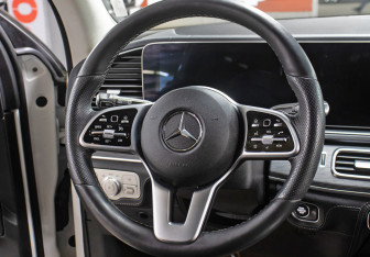 Подержанный автомобиль Mercedes-Benz GLE 2020 года (17 фото)