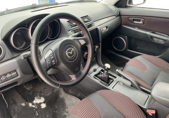 Подержанный автомобиль Mazda 3 Hatchback 2006 года (9 фото)