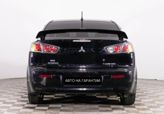 Подержанный автомобиль Mitsubishi Lancer Sedan 2014 года (4 фото)