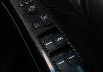 Подержанный автомобиль Honda Odyssey Compactvan 2004 года (17 фото)