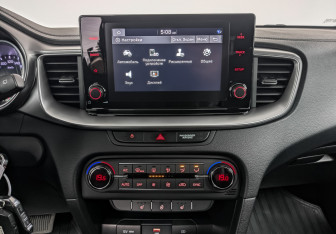 Подержанный автомобиль Kia Ceed Hatchback 2020 года (17 фото)