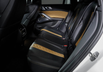 Подержанный автомобиль BMW X6 2021 года (10 фото)