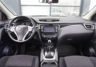 Подержанный автомобиль Nissan Qashqai 2016 года (12 фото)