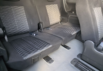 Подержанный автомобиль Mitsubishi Delica D:5 2019 года (11 фото)