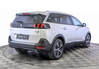 Подержанный автомобиль Peugeot 5008 Suv 2021 года (5 фото)