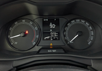 Подержанный автомобиль Skoda Rapid Liftback 2021 года (13 фото)