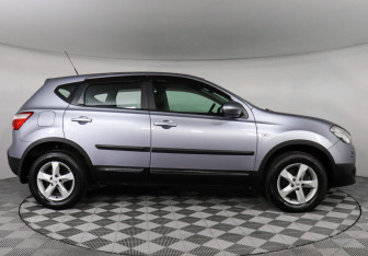 Подержанный автомобиль Nissan Qashqai 2012 года (4 фото)