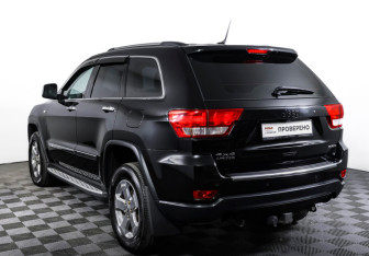 Подержанный автомобиль Jeep Grand Cherokee 2012 года (7 фото)