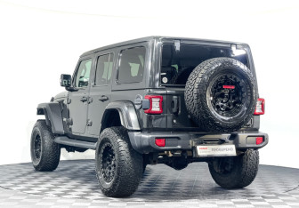 Подержанный автомобиль Jeep Wrangler 2019 года (7 фото)