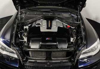 Подержанный автомобиль BMW X6 M 2012 года (10 фото)
