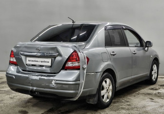 Подержанный автомобиль Nissan Tiida Sedan 2010 года (5 фото)