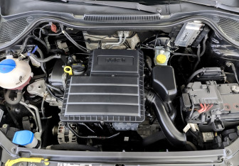 Подержанный автомобиль Volkswagen Polo Sedan 2016 года (9 фото)