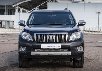 Подержанный автомобиль Toyota Land Cruiser Prado 2011 года (2 фото)