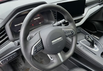 Подержанный автомобиль Haval F7 2024 года (14 фото)