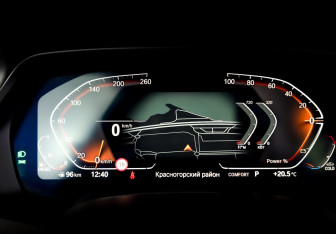 Подержанный автомобиль BMW X7 2021 года (29 фото)