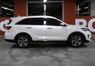 Подержанный автомобиль Kia Sorento 2018 года (4 фото)