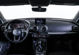 Подержанный автомобиль Audi A3 Sedan 2016 года (14 фото)