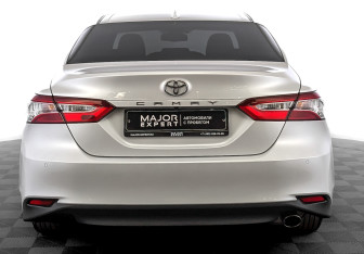 Подержанный автомобиль Toyota Camry Sedan 2020 года (6 фото)