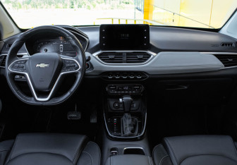Подержанный автомобиль Chevrolet Captiva 2022 года (10 фото)