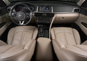 Подержанный автомобиль Kia Optima Sedan 2017 года (23 фото)