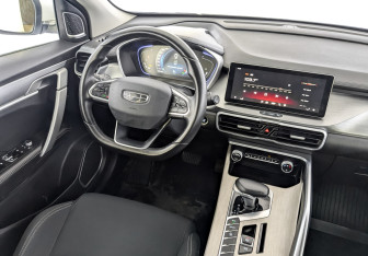 Подержанный автомобиль Geely Coolray 2023 года (30 фото)