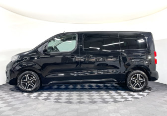 Подержанный автомобиль Peugeot Traveller 2018 года (8 фото)