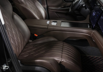 Подержанный автомобиль Exeed VX 2023 года (10 фото)