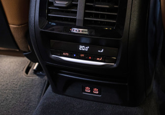 Подержанный автомобиль BMW X4 2021 года (23 фото)