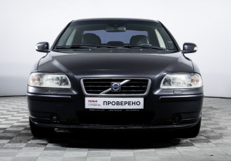 Подержанный автомобиль Volvo S60 2006 года (2 фото)