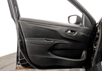 Подержанный автомобиль Citroen C-Elysee 2014 года (19 фото)