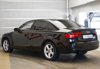 Подержанный автомобиль Audi A4 Sedan 2014 года (6 фото)
