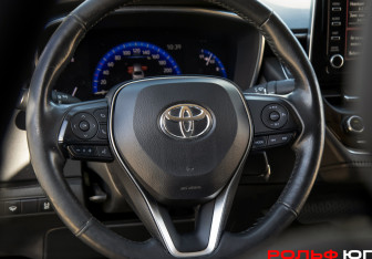 Подержанный автомобиль Toyota Corolla Sedan 2019 года (11 фото)