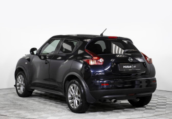 Подержанный автомобиль Nissan Juke 2011 года (7 фото)