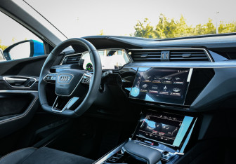 Новый Audi e-tron 2023 (9 фото)