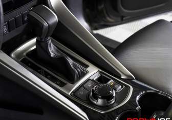 Подержанный автомобиль Mitsubishi Pajero Sport 2017 года (15 фото)