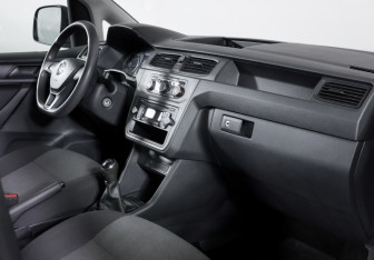 Подержанный автомобиль Volkswagen Caddy Compactvan 2016 года (9 фото)