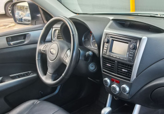 Подержанный автомобиль Subaru Forester Suv 2011 года (11 фото)