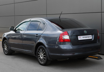 Подержанный автомобиль Skoda Octavia Liftback 2011 года (5 фото)