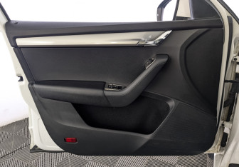 Подержанный автомобиль Skoda Octavia Liftback 2020 года (19 фото)