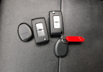 Подержанный автомобиль Mitsubishi Pajero 2015 года (18 фото)