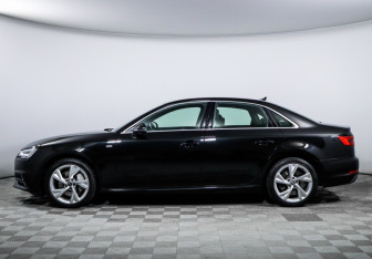 Подержанный автомобиль Audi A4 Sedan 2017 года (8 фото)