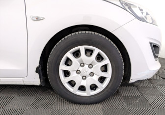 Подержанный автомобиль Hyundai i30 Hatchback 2012 года (18 фото)