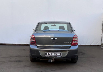 Подержанный автомобиль Chevrolet Cobalt Sedan 2013 года (7 фото)