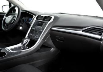 Подержанный автомобиль Ford Mondeo Sedan 2017 года (8 фото)