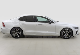 Подержанный автомобиль Volvo S60 2019 года (4 фото)