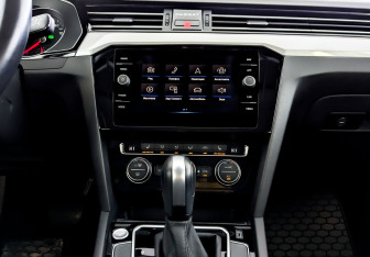 Подержанный автомобиль Volkswagen Passat Sedan 2020 года (15 фото)