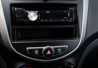 Подержанный автомобиль Hyundai Solaris Sedan 2013 года (16 фото)