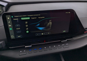 Подержанный автомобиль Changan UNI-S 2024 года (27 фото)