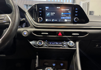 Подержанный автомобиль Hyundai Sonata 2020 года (16 фото)